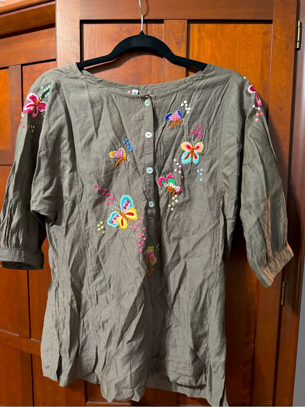Embroidered blouse M